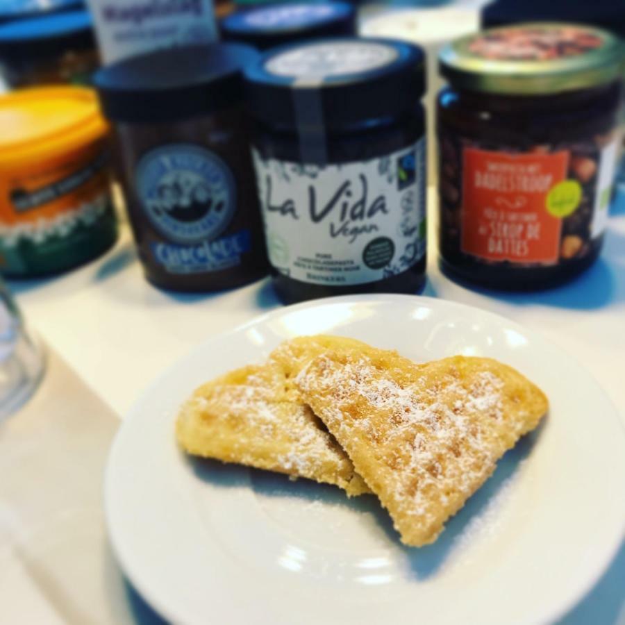 Plant Based B&B Central ברוז' מראה חיצוני תמונה